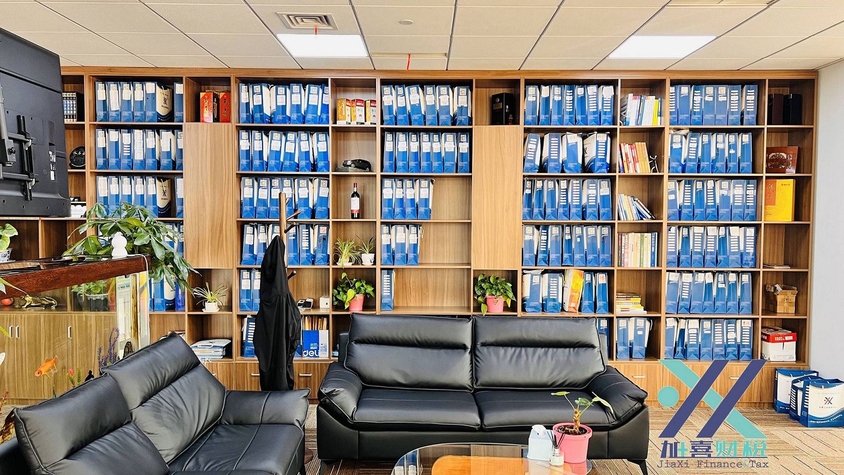 ما هي الإجراءات المحددة لفتح القطاع المالي (البنوك، الأوراق المالية، التأمين) أمام الاستثمار الأجنبي؟