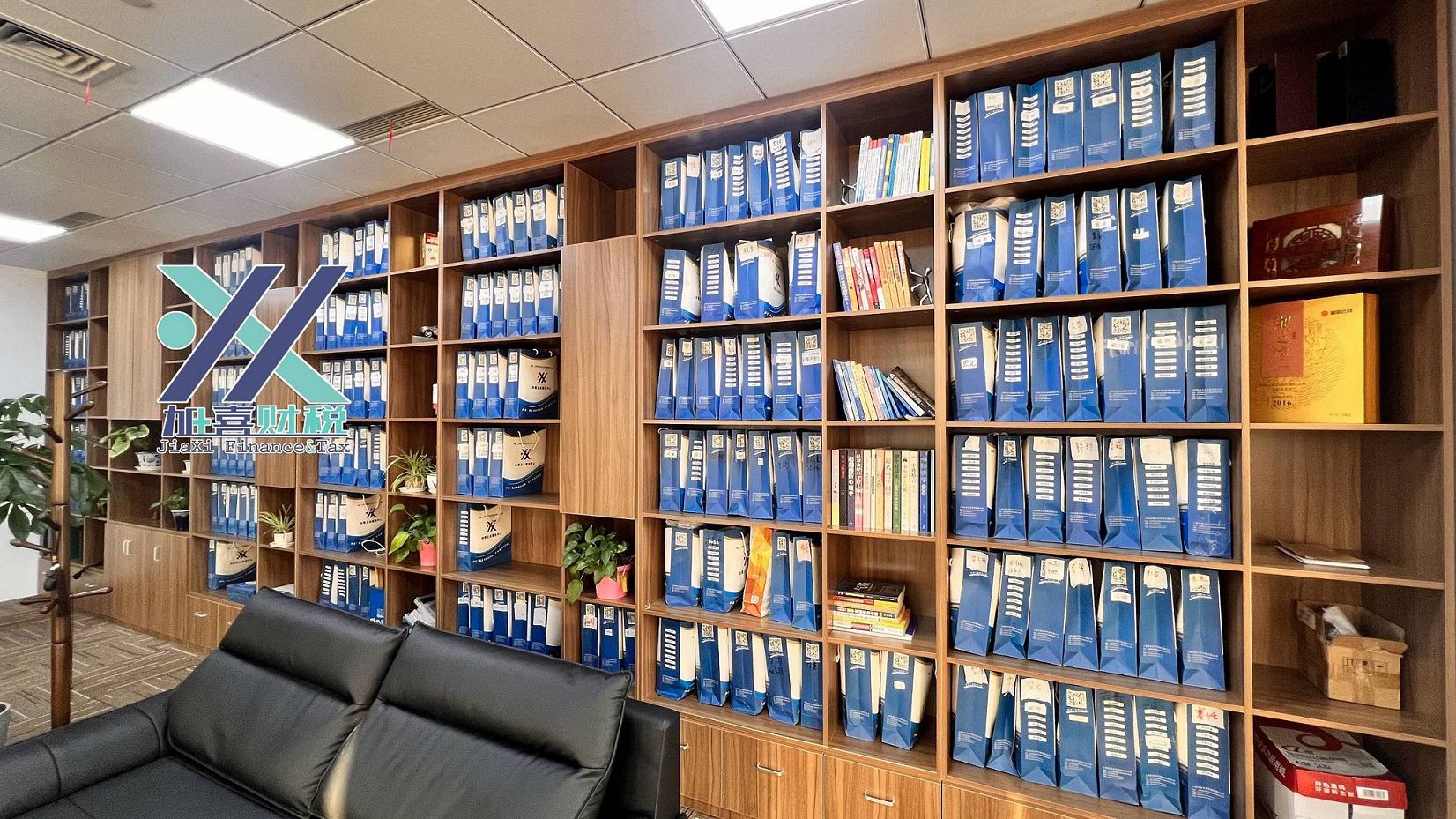 Quels secteurs imposent des restrictions sur la participation étrangère ? Quelles sont les exigences spécifiques ?